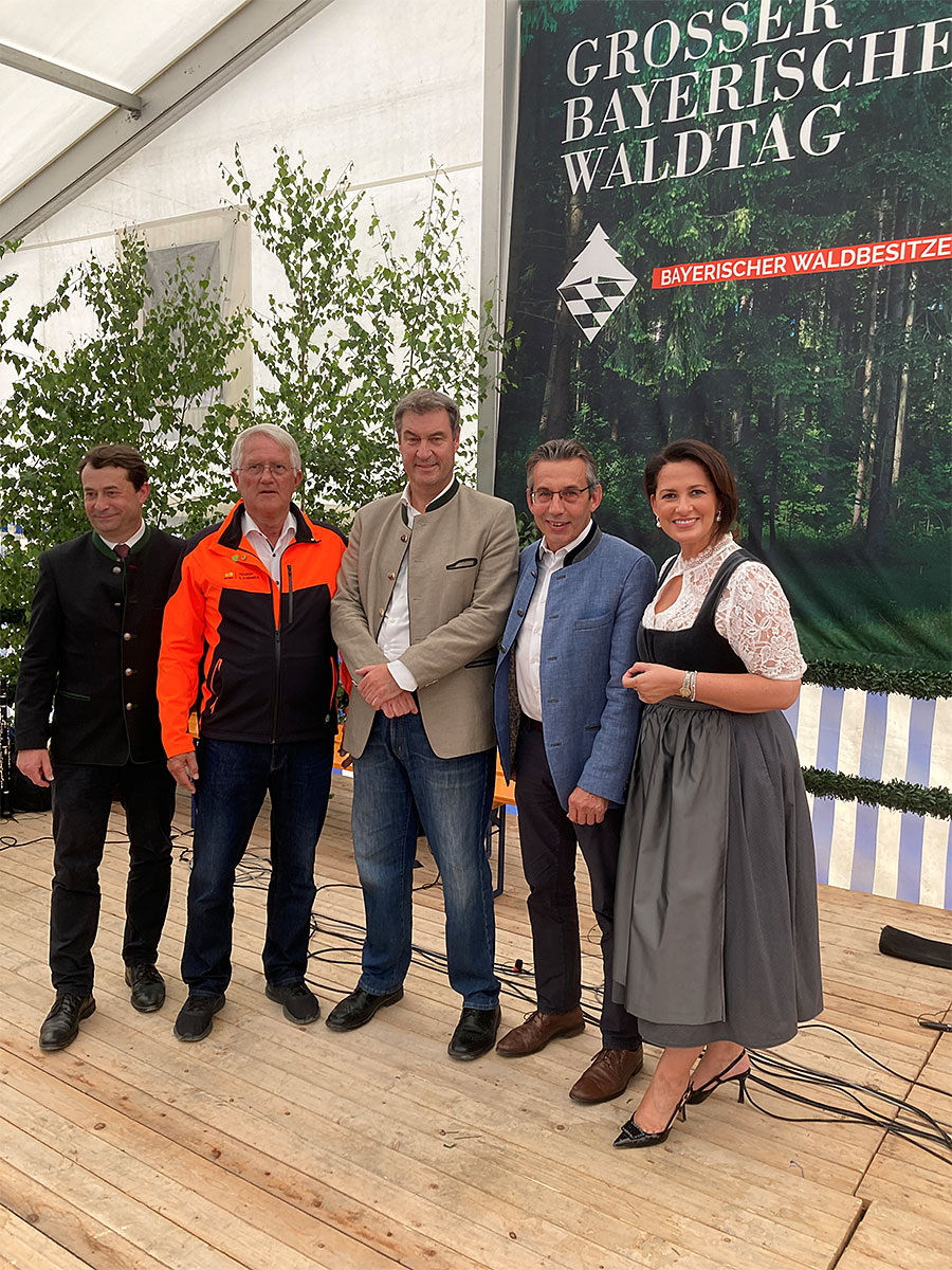Josef Ziegler (Präsident des Bayerischen Waldbesitzerverbandes), Präsident Georg Schirmbeck (DFWR), Ministerpräsident Dr. Markus Söder, Erwin Taglieber (Präsident DHV), Forstministerin Michaela Kaniber